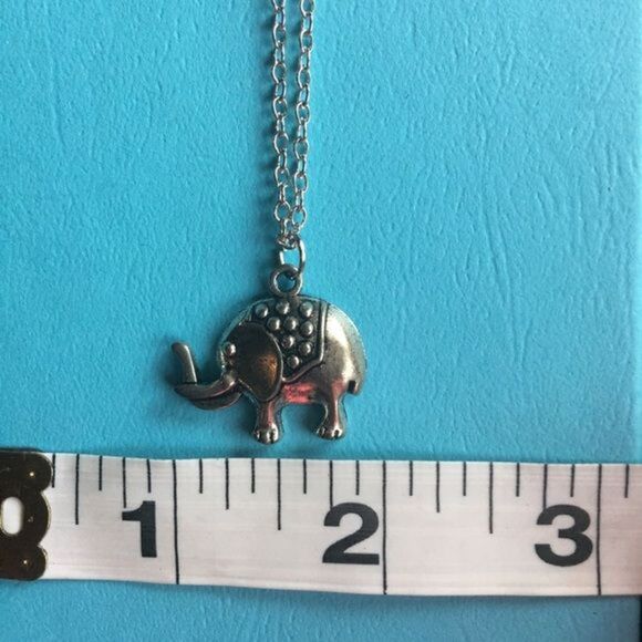 (K2) Elephant Necklace - Picture 3 of 4